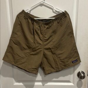 Patagonia Tan Casual Shorts 6in inseam size Large